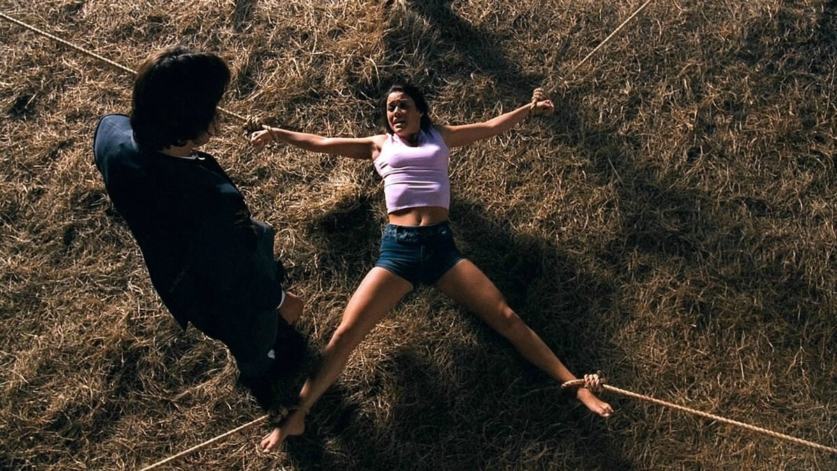 Мы с Василием были друзьями с самых колясок, еще когда наши матери выходили на прогулку в парк. Мы росли вместе, ходили в школу вместе, на кружки. Все делали вместе.