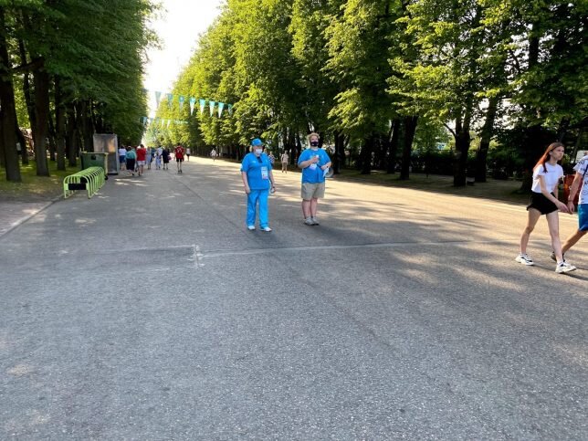 Не самые юные волонтеры в парке