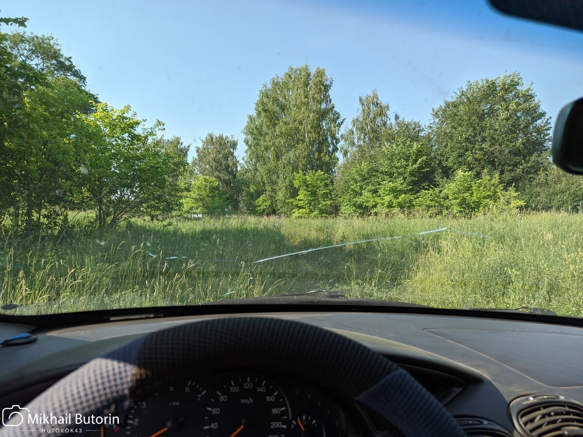 Дорога к деревенской улице.