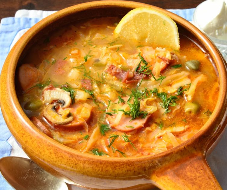 Кубанский борщ с фасолью и черносливом - кулинарный рецепт