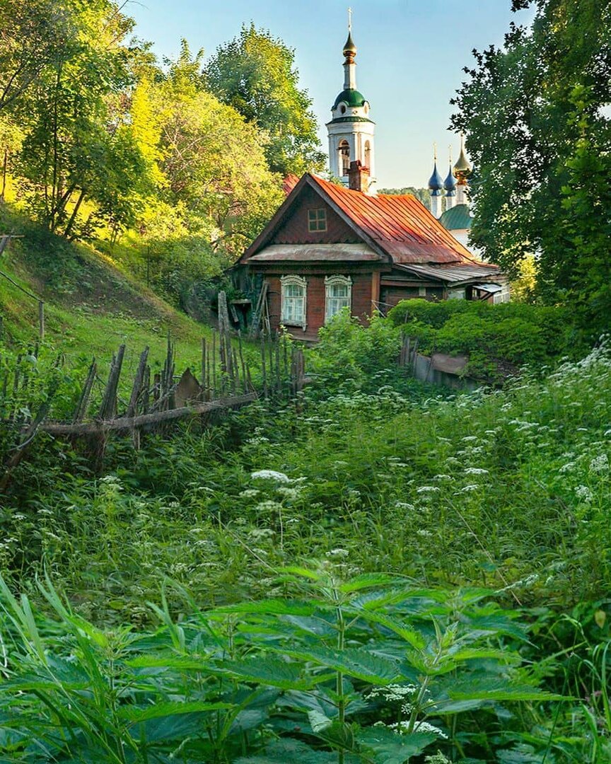 (вертикальная панорама из трех горизонтальных кадров)