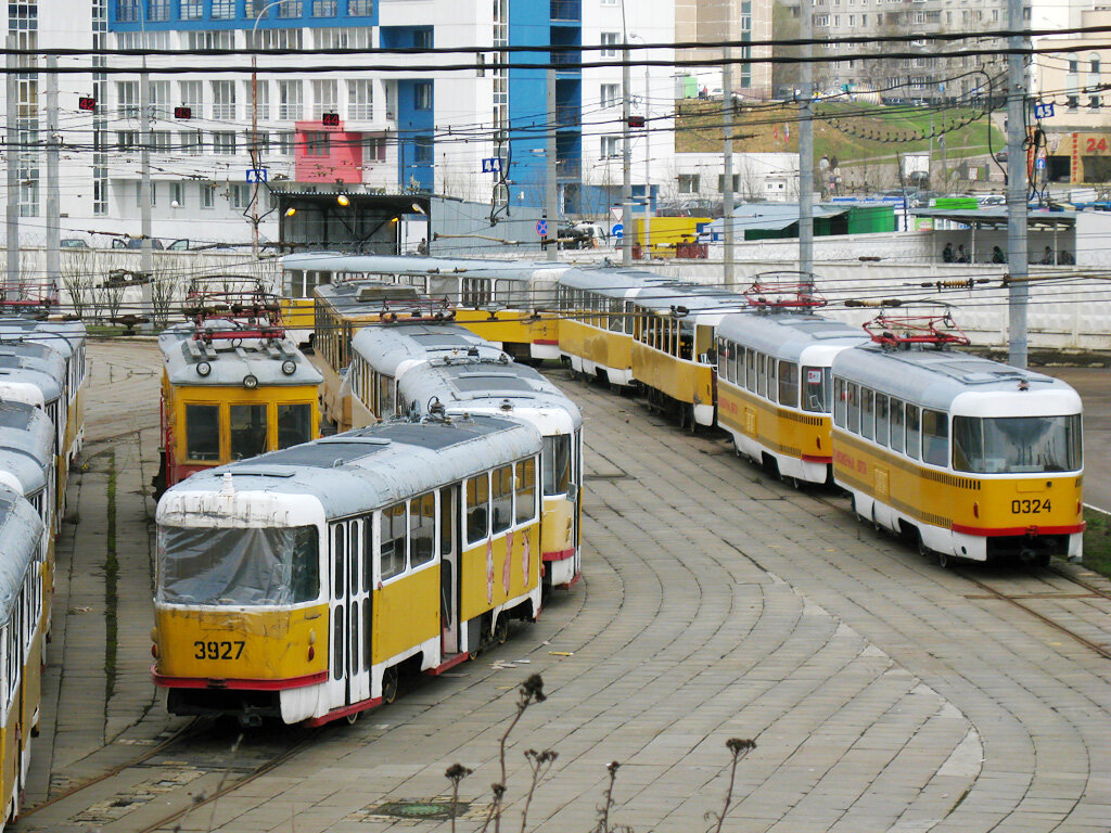 Москва желтый. Татра т3 желтая. Tatra t3su Москва. Татра т3 Москва желтый. Трамвай Татра в Москве.