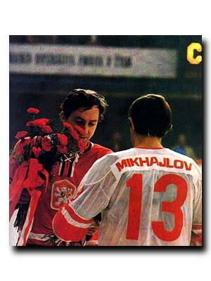 Изображение с яндекс.картинки (после матча СССР-Чехословакия)