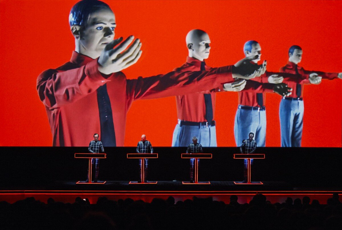 Не самая популярная песня Kraftwerk стала основой для трека Coldplay