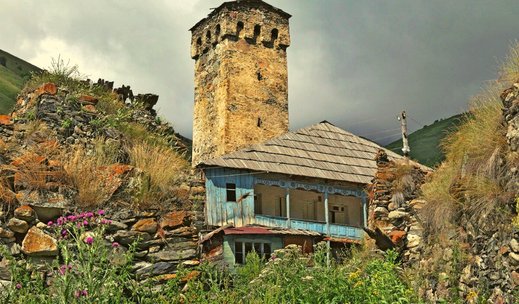 дом в грузинской деревне