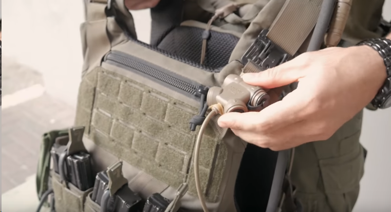 Бронежилет резервиста израильского спецназа. Скриншот https://m.youtube.com/watch?v=Uo_FFZAMXxs