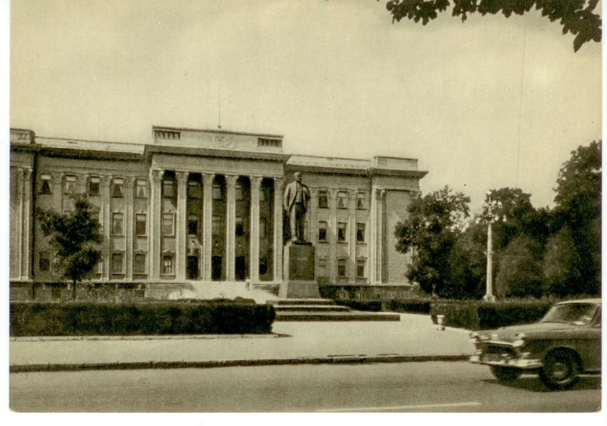 Здание Краснодарского крайкома КПСС (ул. Красная, 3)