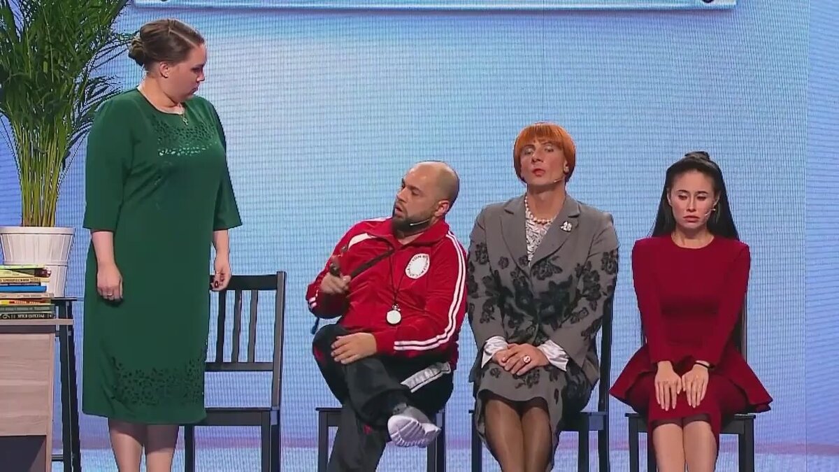 Кадр из шоу "Уральские пельмени"