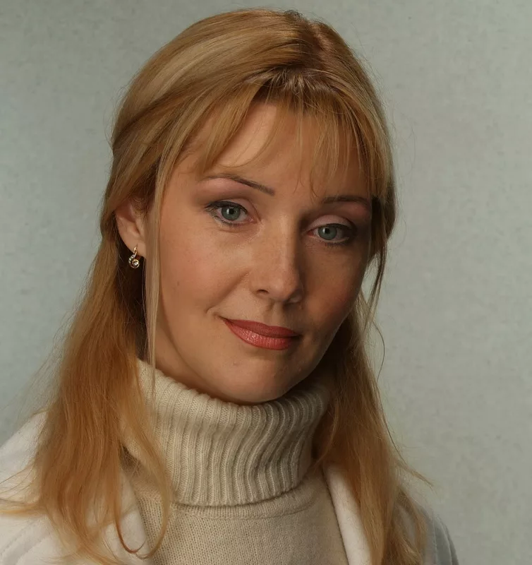 Дочь Вячеслава Тихонова. Как сейчас выглядит 52-летняя Анна Тихонова, кто муж, д