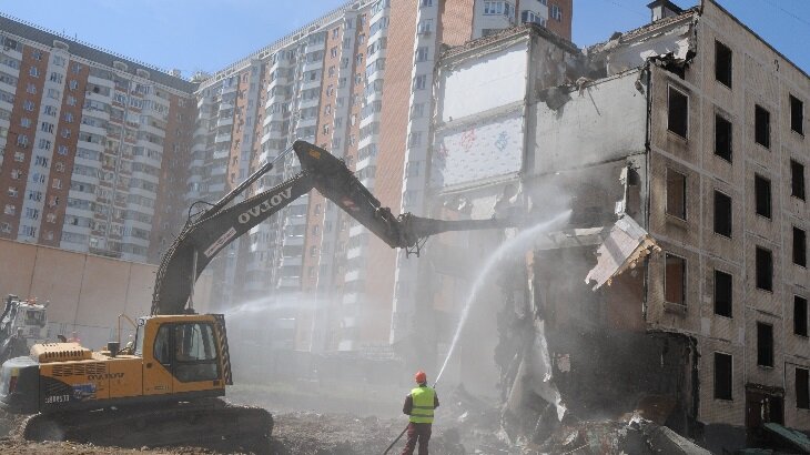 Снос пятиэтажки после года расселения жильцов