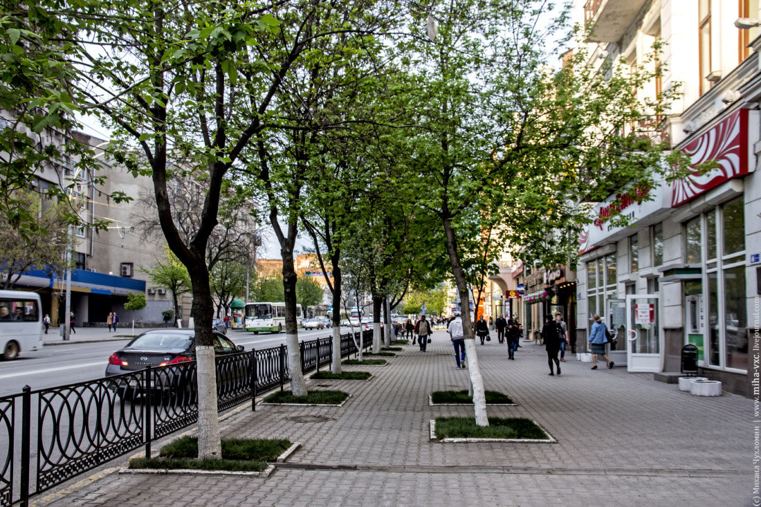 Улицы ростова. Большая Садовая улица Ростова-на-Дону. Главная улица Ростова на Дону. Улица большая Садовая Ростов. Большая Садовая в Ростове на Дону.