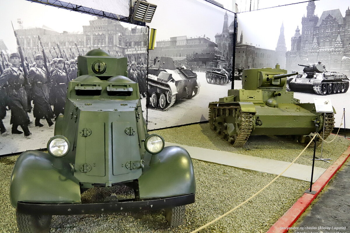Броневик ФАИ-М и танк Т-26.