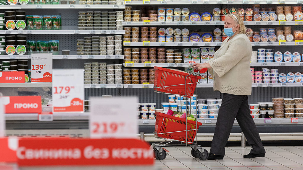 В России из-за проблем с логистикой может возникнуть дефицит пищевых фосфатов (Е339 и др.). Они необходимы при производстве напитков и молочной продукции, а также консервов / Евгений Разумный / Ведомости