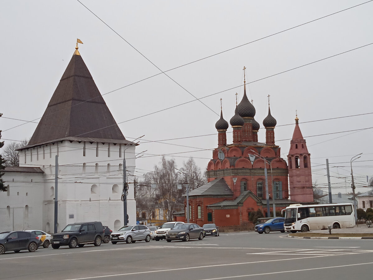 Вид с Московского проспекта. Фото автора.
