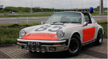 Полицейский скоростной фастбэк-кабриолет. Основным автомобилем полиции Нидерландов раньше был Porsche. Более 500 автомобилей немецкой марки закупили голландцы за 30 лет. В 1993-м Porsche сменили на Volvo. В советской милиции Porsche появился где-то в конце 1970-х годов. На очередной международной экспозиции полицейского оборудования уже была представлена одна машина Porsche 911 Targa в раскраске советской милиции. 