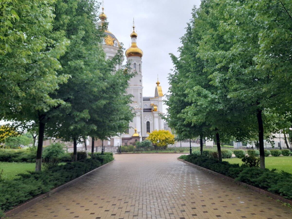 Жизнь столицы ДНР в мае 2022 года: репортаж из Донецка