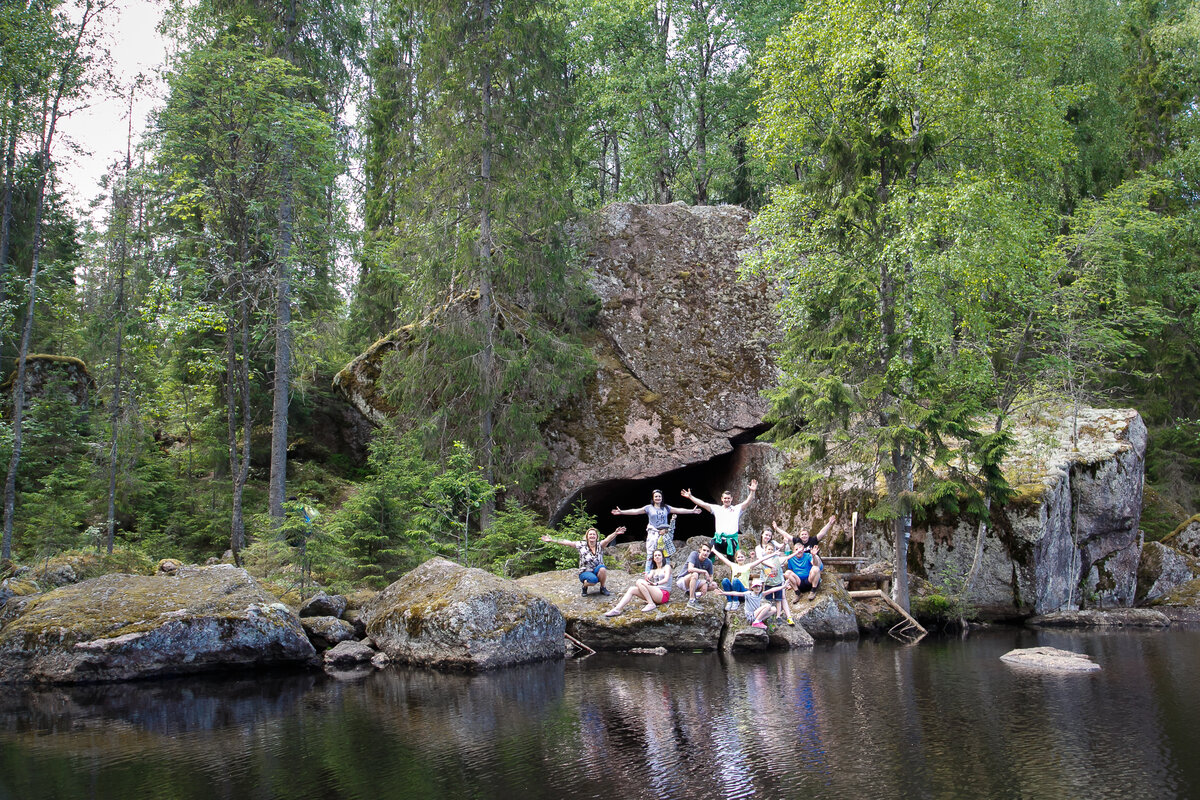 Валуны ледникового периода - визитная карточка места, о котором пойдёт речь
