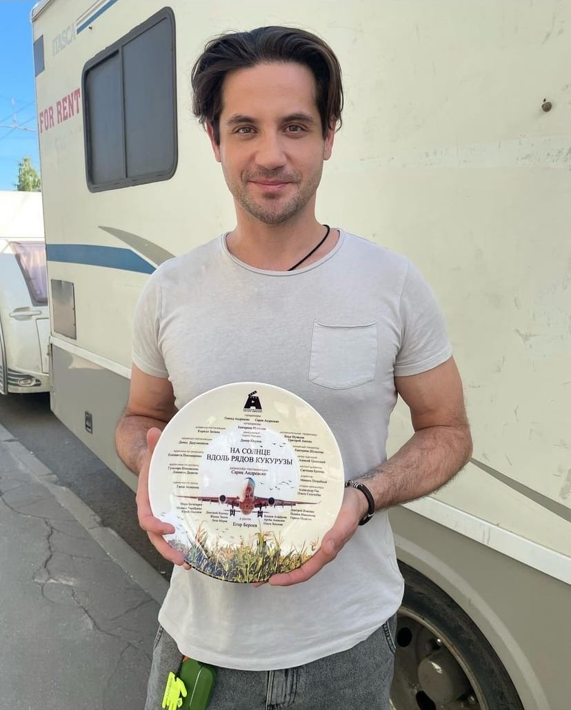 Марк Богатырев выложил трогательное селфи с Татьяной Арнтгольц и их сыном