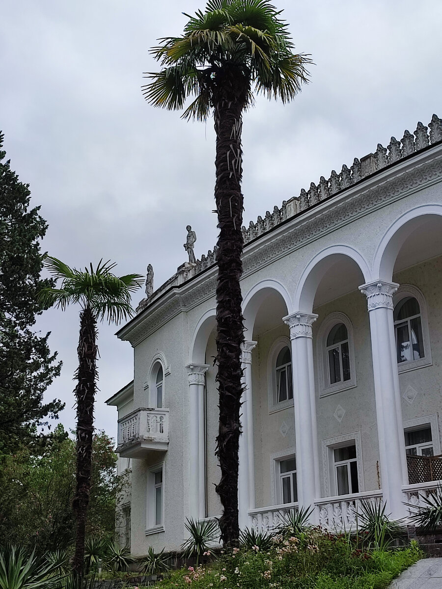 Санаторий LEGENDS в Цхалтубо, южный, недействующий корпус