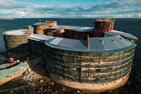 Обложка © "Петербургский дневник"