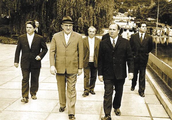 Председатель КГБ СССР Юрий Андропов и секретарь Ставропольского крайкома КПСС Михаил Горбачёв. Пятигорск, 1973 год