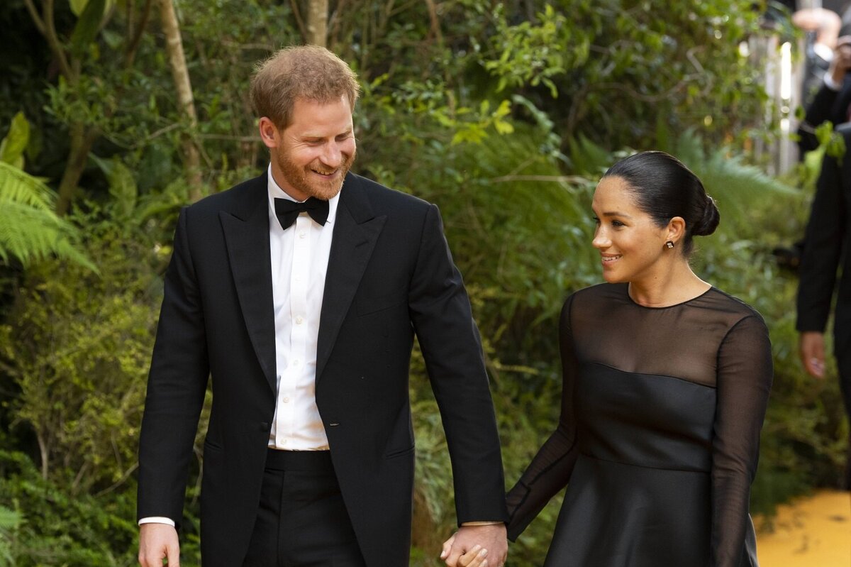     Меган Маркл может опубликовать личные записи, которые делала в Великобритании