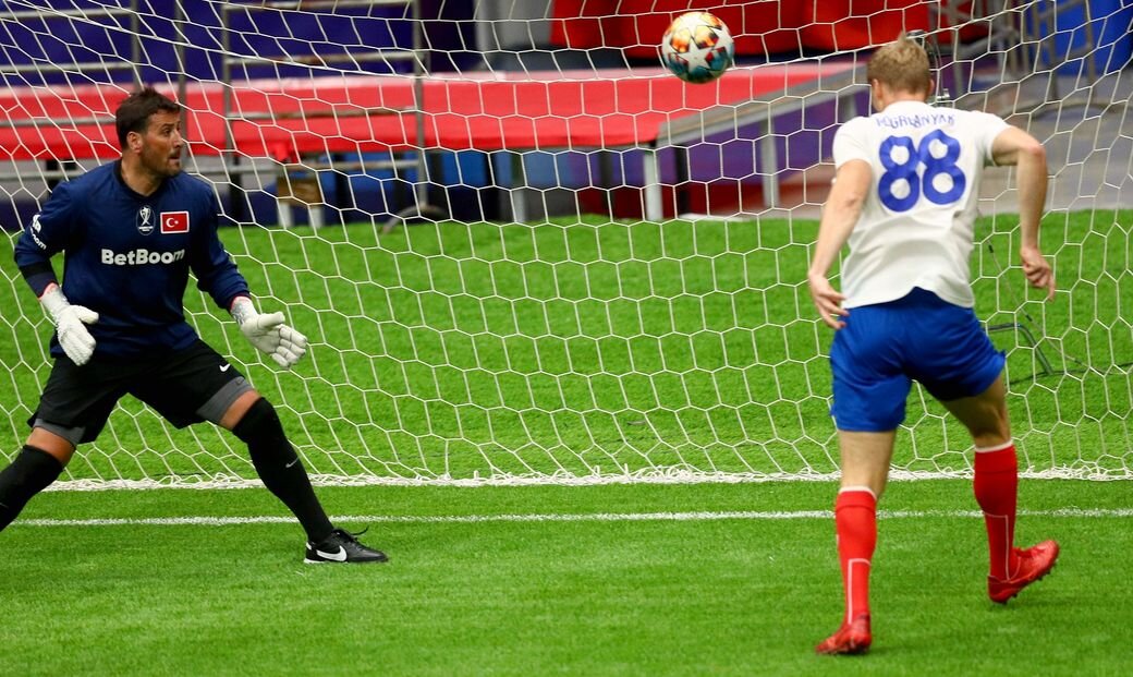 Спорт 24 рф. Тихонов Филимонов. Жирков на Кубке легенд. Россия Украина Кубок легенд. Погребняк в форме сборной России Легенда.