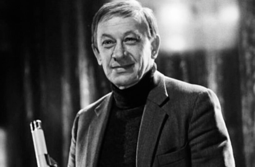 Евгений Евстигнеев был великим импровизатором. Даже когда он забывал текст полностью, он так играл молча, что слёзы наворачивались