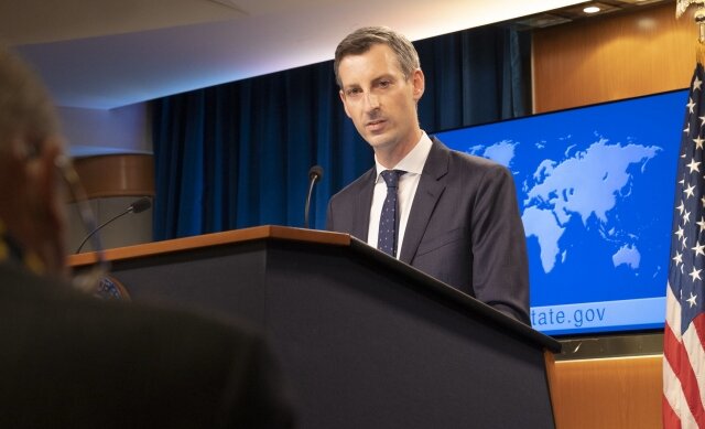    Нед Прайс (cc) U.S. Embassy and Consulates in Russia