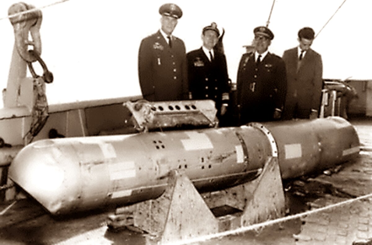 Ядерная бомба – смертоносное оружие массового поражения, его применения с момента изобретения. Но в историю попали случаи, когда с боеголовками обращались максимально безответственно.