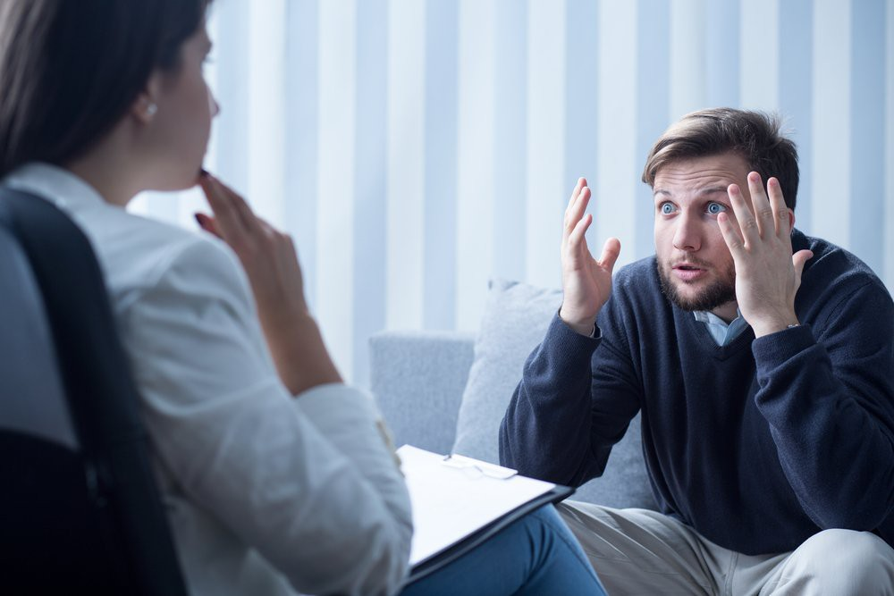 Психотерапевт при панических. Психотерапевт при панических. Сеанс у психолога. Гипноз в психотерапии. Гипноз в психотерапии.