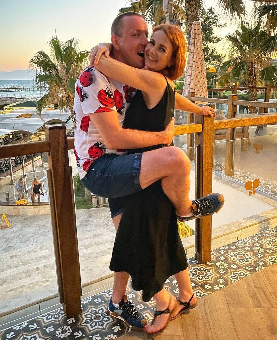    Дмитрий Спиридонов подарил Лене Катиной машину за 29 миллионов рублейСоцсети Дмитрия Спиридонова