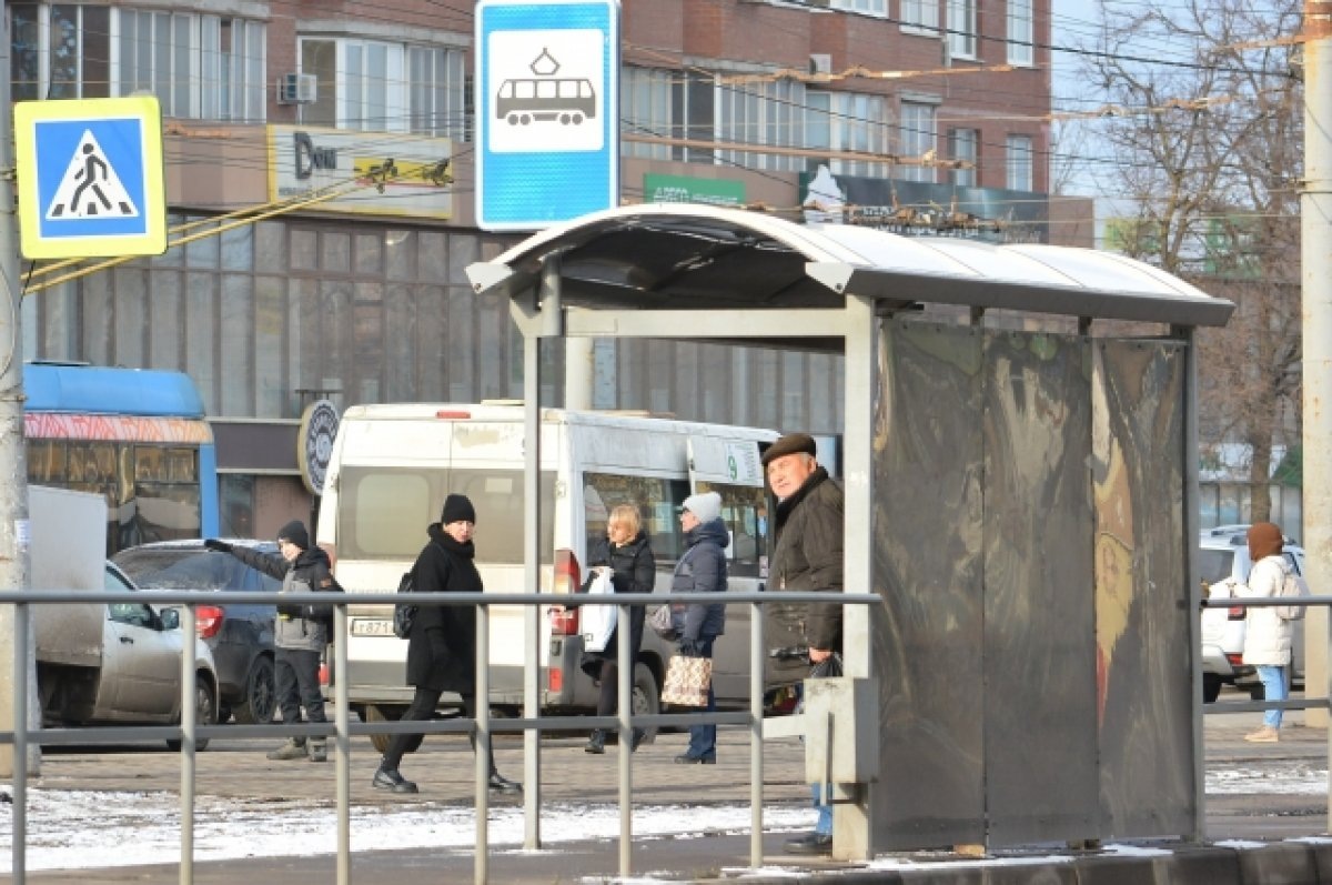    В Кузбассе водитель не пускал пассажиров в салон при 30-градусном морозе