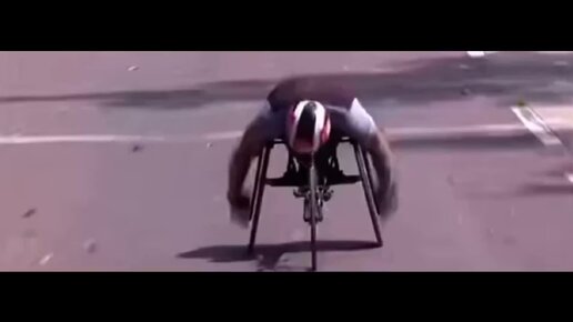 С разгона хуярить надо на коляске. Нихуя тормози. Тормози да. Куда хуяришь бля да тормози. Нихуя тормози.