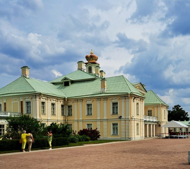 Большой (Меншиковский) дворец в Ораниенбауме, главный корпус /фото из личного архива/