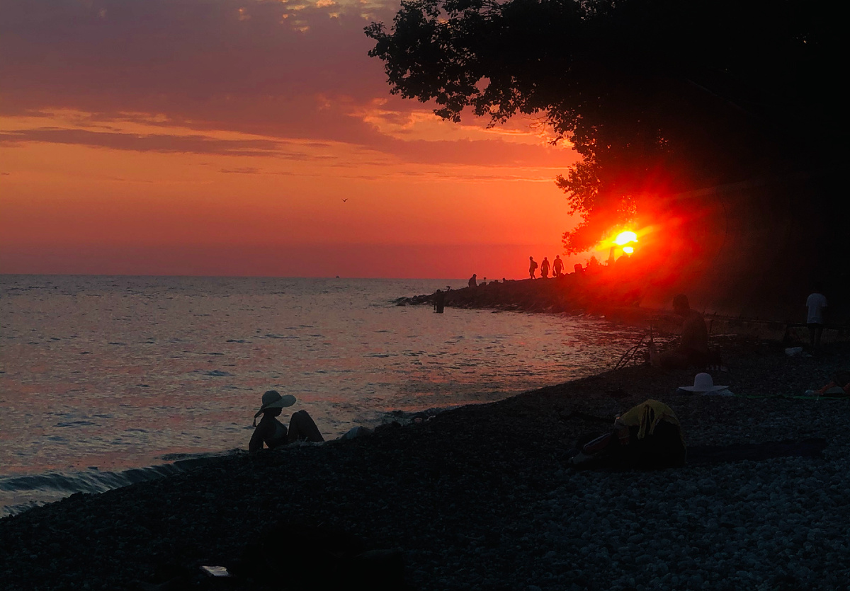 но не хотелось бы оказаться в позиции, что важна лишь по причине чувства вины