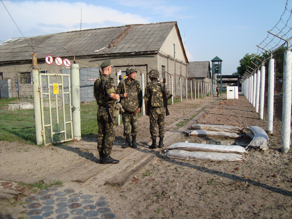 Гарнизонная служба. Гарнизонный караул. Караул в армии. Охрана военных объектов. Гарнизонная служба в армии.