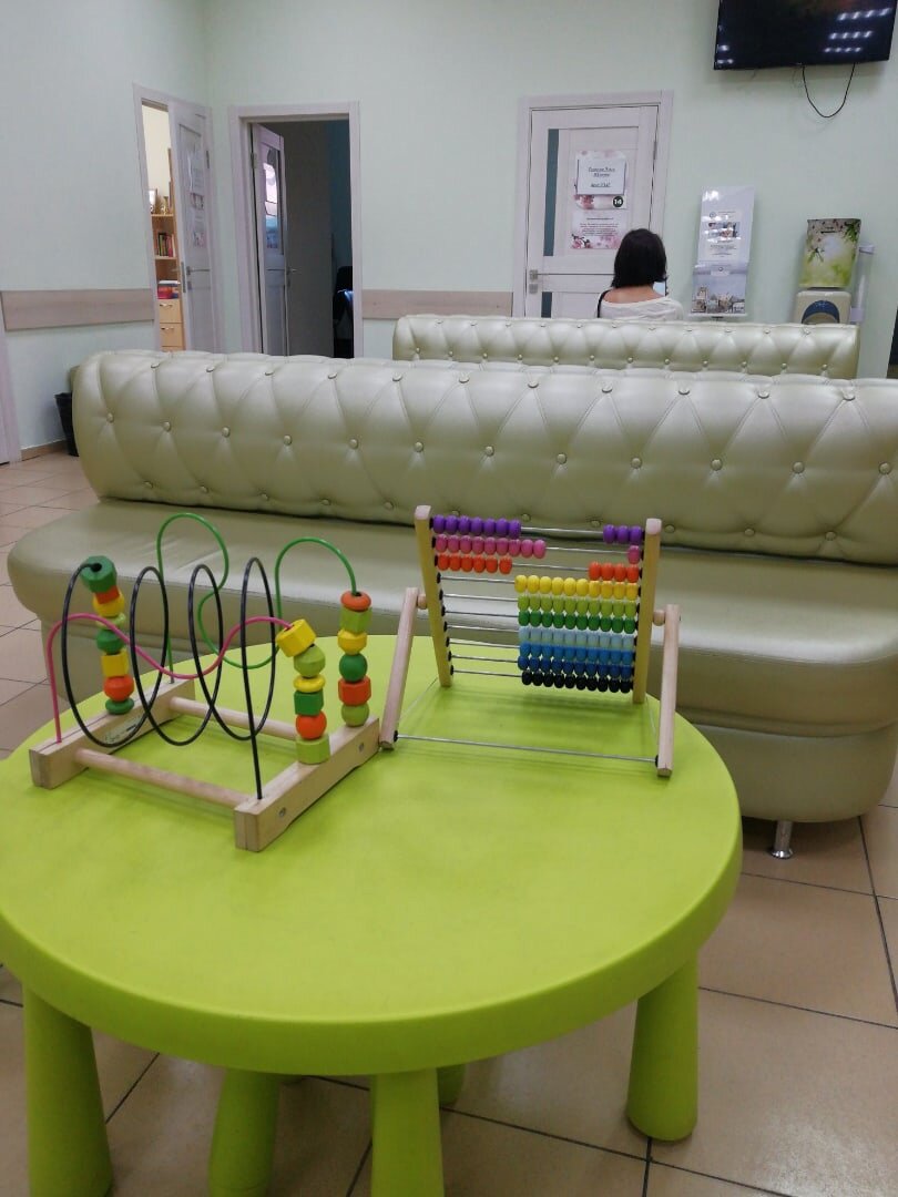 Это я ждала прием:) Не удивляйтесь игрушкам, это семейная клиника, поэтому тут много детских штук