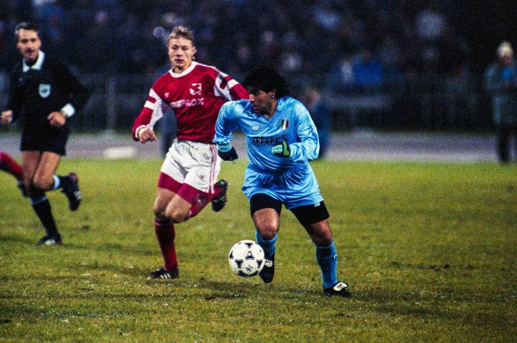 Матч 1/8 финала между Спартаком и Наполи - Валерий Карпин против Диего Марадоны