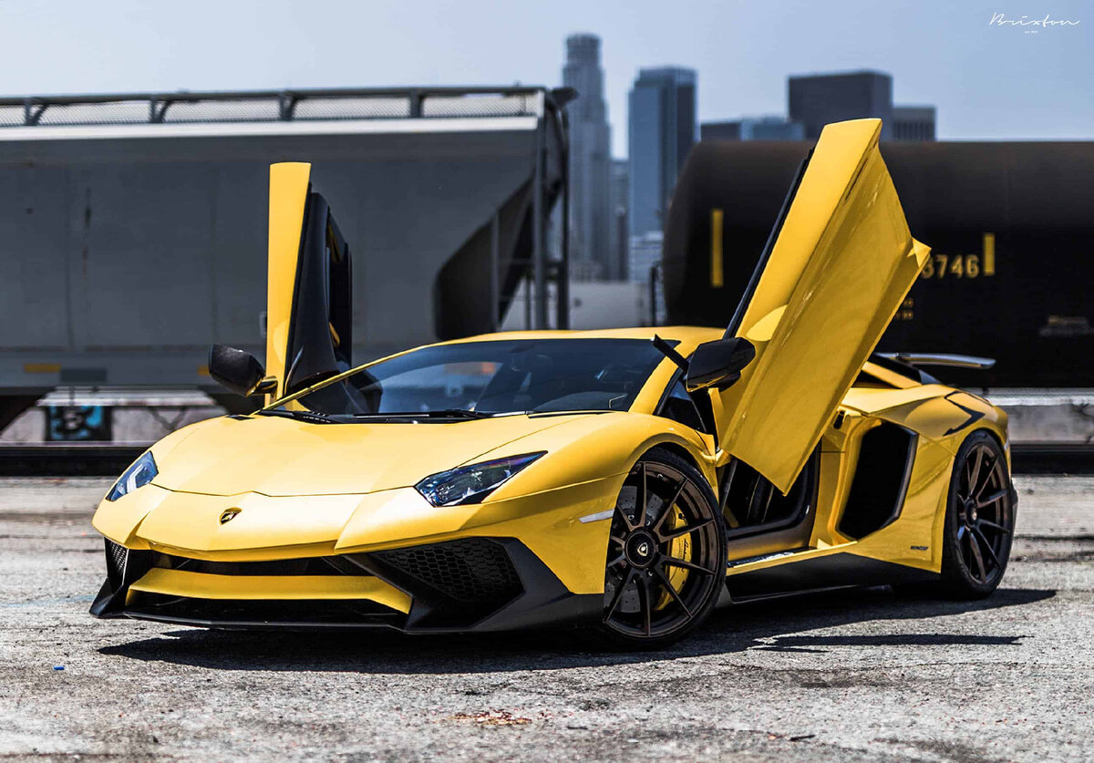 Lamborghini Aventador для примера