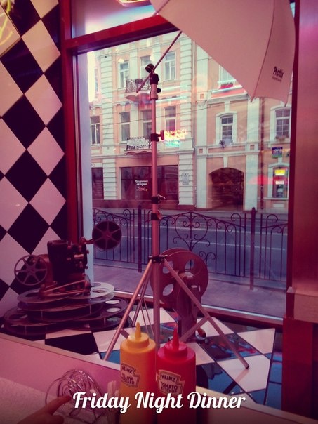 шикарные откосы из плитки. Дорого, длительно, но результат.