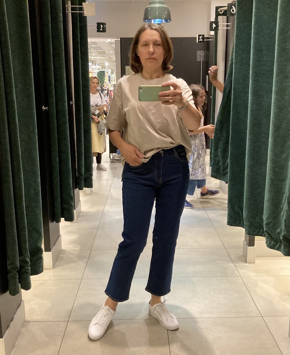 Классические прямые джинсы длиной до щиколотки

