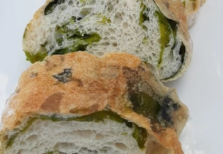 хлеб с зелеными водорослями