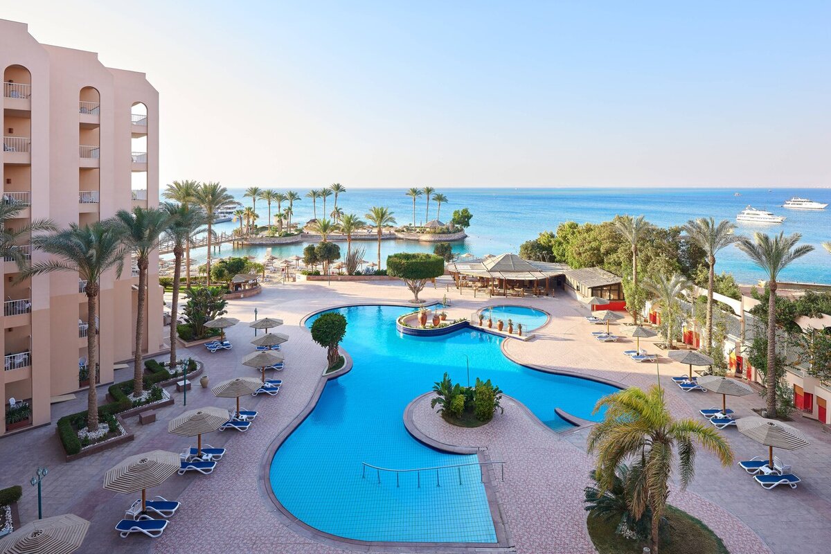 ВНУТРЕННИЙ ДВОРИК ОТЕЛЯ MARRIOTT 5:  https://goo.su/8FMl 