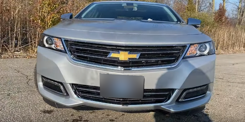 Передняя часть у Chevrolet Impala 2020 года.