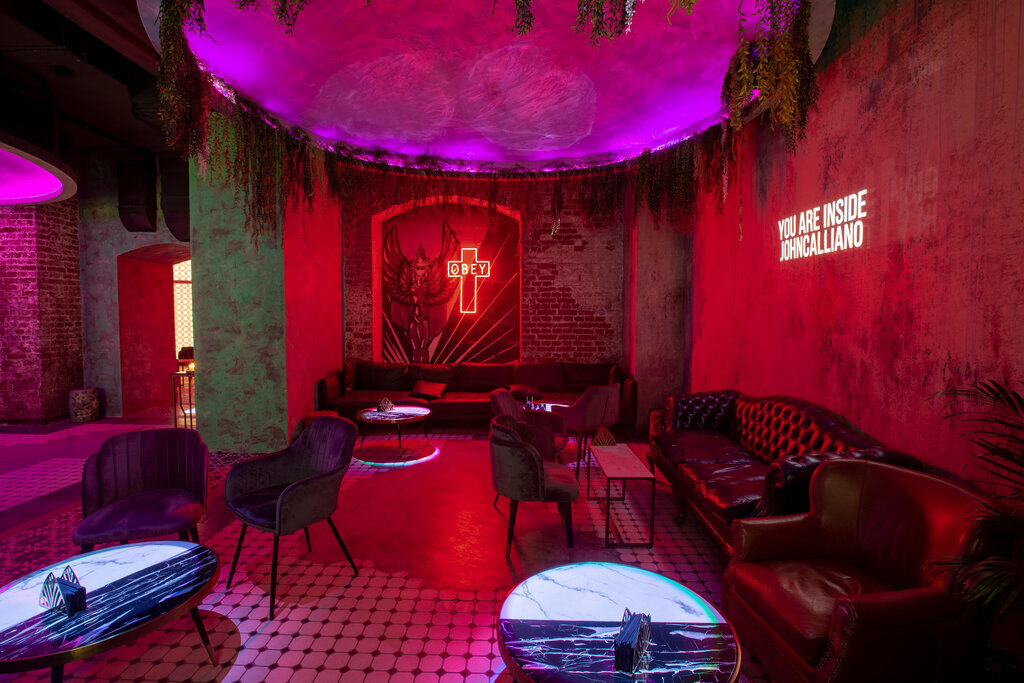 John Calliano Lounge