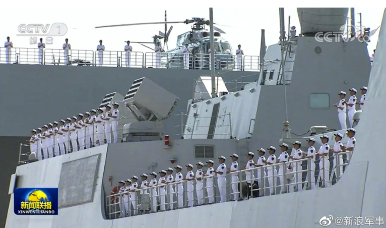 Одновременно с Тип 075 в строй ВМС НОАК был принят эсминец Dalian Тип 055