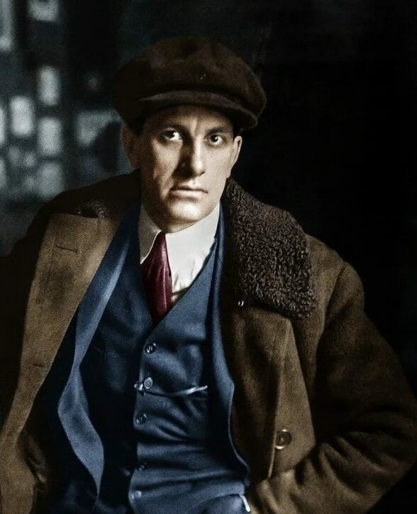 Владимир Маяковский. Изображение из открытых источников