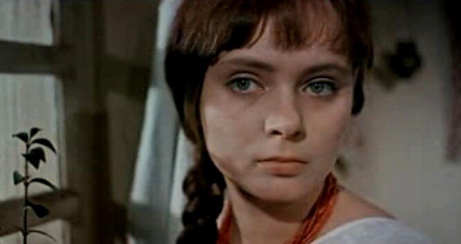 Валентина Петровна Николаенко в образе Яринки, кадр из фильма «Свадьба в Малиновке»