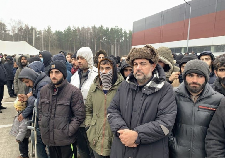 Мигранты с Ближнего Востока на границе Белоруссии с Польшей